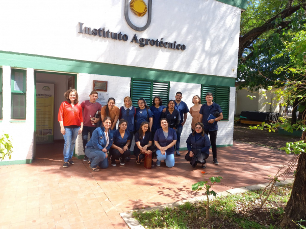 Estudiantes del Instituto de Educación Superior Charadai visitaron el Instituto Agrotécnico
