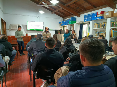 Estudiantes de Ciencias Agrarias visitaron el IAGRO